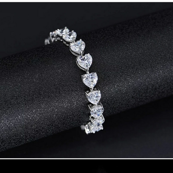 SALE!!! Stunning 30 ct Heart Cut Tennis Bracelet - Picture 13 of 16